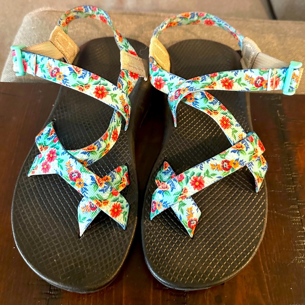 Chacos. Size 9W. Gently used. Floral
Pattern.
